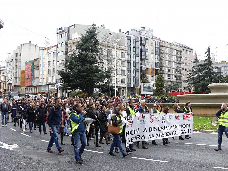 17-12-13-FolgaXustiza-manifestacionACorunha-05.jpg